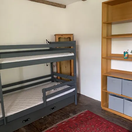 Quarto em Acomodações Particulares Dortoir Chez Elisabeth *